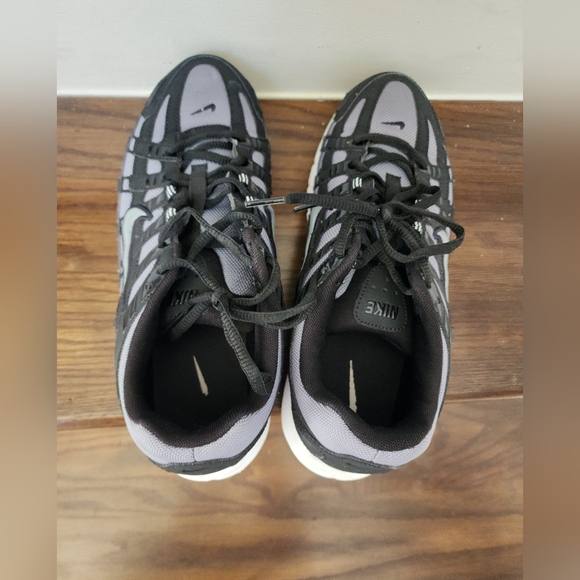 Nike Black Mesh Sneakers - Picture 6 of 10